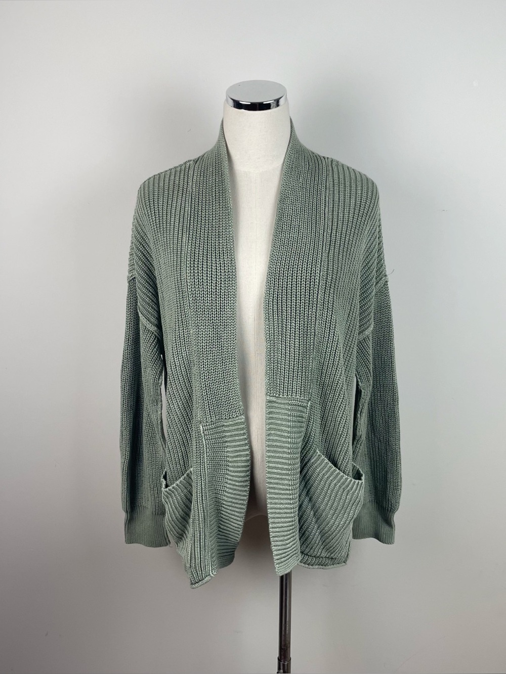 American Eagle Outfitters Green Knit Cardigan Sweater Women Small With Pockets